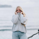 Leah Strick Zipper Hellgrau
